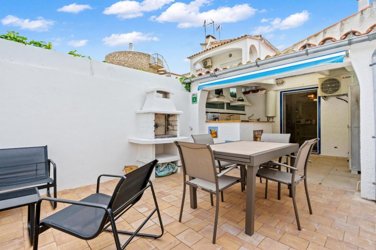Villa Welcs Casa 077 Emp Cerca Del Mar Empuriabrava Esterno foto